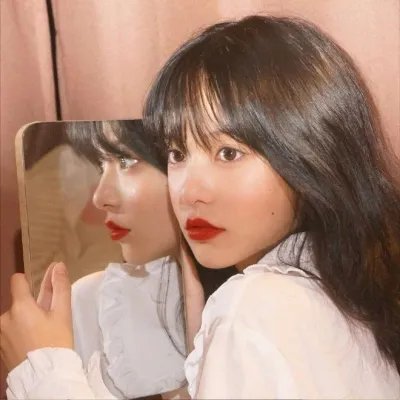 鱼跃在花见